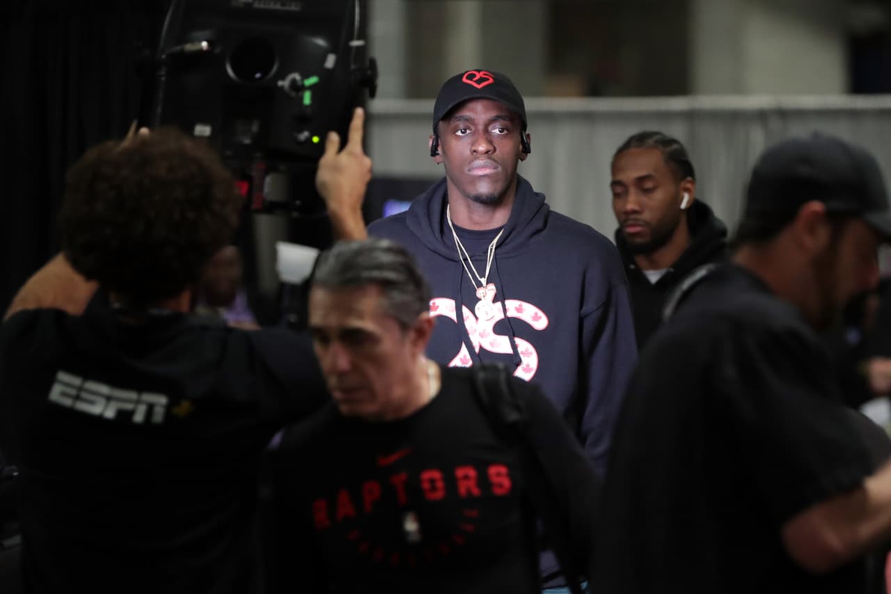 Se llegó la fecha del Juego 3 de las Finales NBA en la costa oeste de los Estados Unidos cuando Oracle Arena recibió de nuevo la lucha por el cetro de la mejor liga de baloncesto del mundo. Así fue como llegaron al recinto los jugadores tanto de Toronto Raptors como de Golden State Warriors.