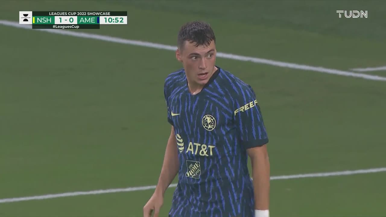 ¡Se va una clara! Viñas manda por un lado su intento