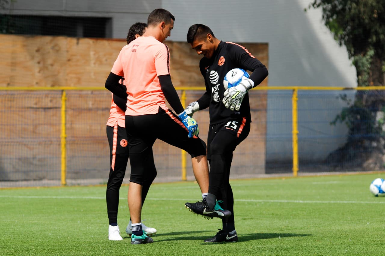 Precisamente, el aspecto defensivo es otro que trabaja América luego de recibir tres goles en tres partidos.