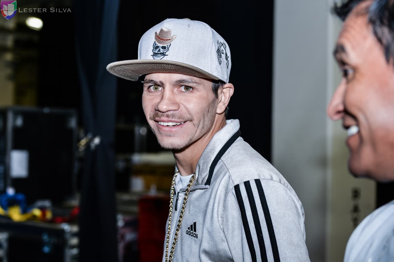 Tampoco el cubano Guillermo Rigondeaux y el mexicano Moisés Flores tuvieron problemas con la romana previo a su combate por los títulos de la AMB e IBO de peso supergallo.