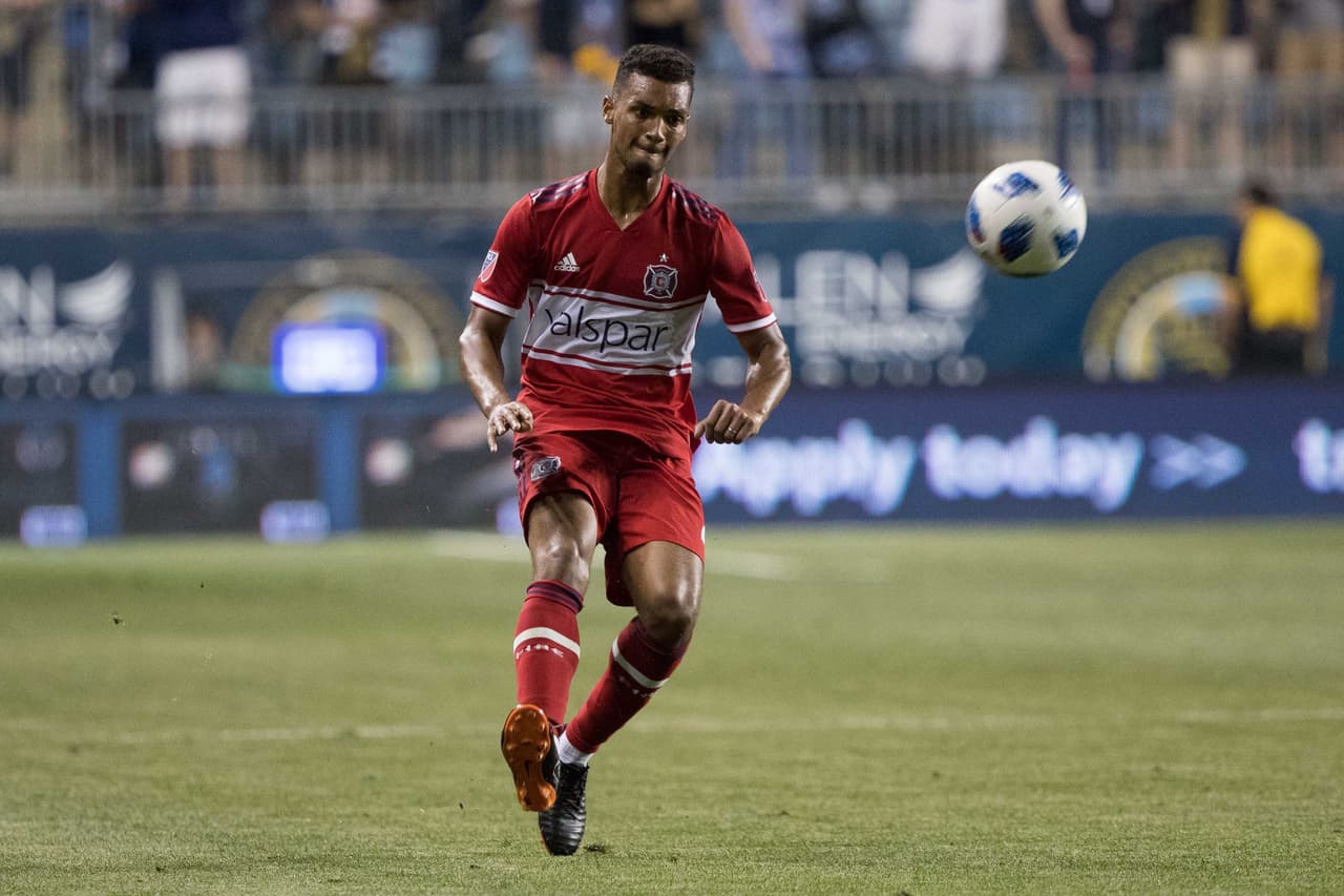 En un duelo de ida y vuelta entre Chicago Fire y New England Revolution, el defensor Johan Kappelhof fue un obstáculo infranqueable para los atacantes visitantes. (USA Today Images)