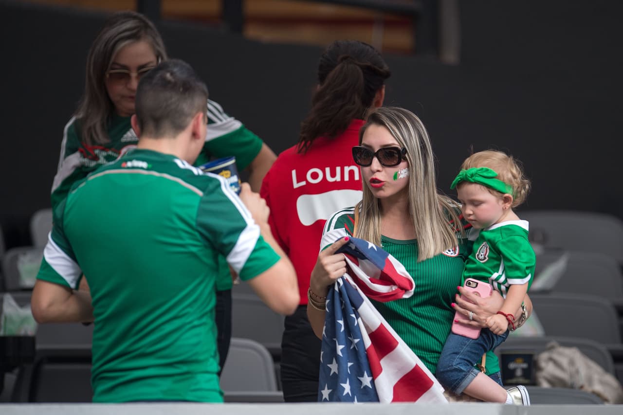 Action photo during the match Mexico vs USA, Corresponding to the Hexagonal Final of the Qualifying of the CONCACAF course for the 2018 FIFA World Cup Russia, at Azteca Stadium. Foto de accion durante el partido Mexico vs Estados Unidos, Correspondiente al Hexagonal Final de las Eliminatorias de la CONCACAF rumbo a la Copa Mundial de la FIFA Rusia 2018, en el Estadio Azteca, en la foto: Fans 11/06/2017/MEXSPORT/Javier Ramirez
