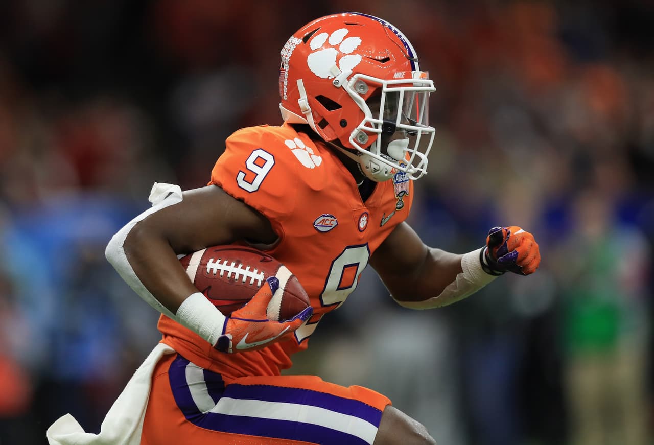 La ofensiva de Clemson fue silenciada completamente. Con sólo 22 yardas totales, Travis Etienne fue el mejor corredor del equipo.