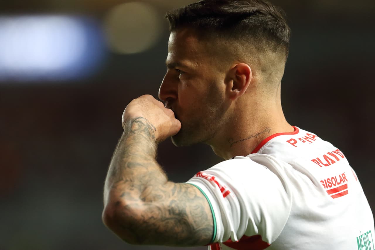 Necaxa evitó que Pumas ganara como visitante por primera vez en el Clausura 2023 luego de la victoria de 3-1 en Aguascalientes con doblete de Édgar Méndez, quien en seis minutos puso en jaque a los visitantes. Los de Rafa Puente Jr. descontaron vía Nico Freire, pero Agustín Oliveros sentenció a favor de los Rayos para sumar tres puntos en la Jornada 7.