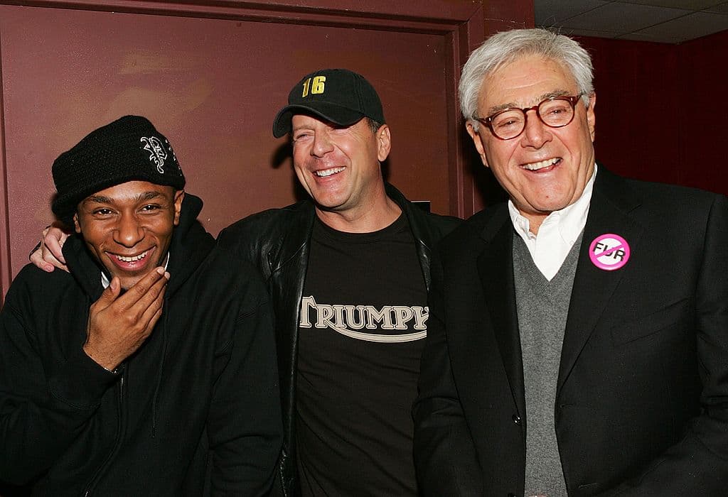 El último largometraje de Donner como director fue esta película de suspenso, protagonizada por Bruce Willis como un detective de la policía de Nueva York.