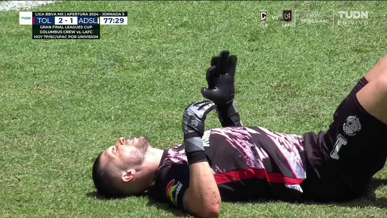 ¡TIRO ATAJADO! disparo por Vitinho.