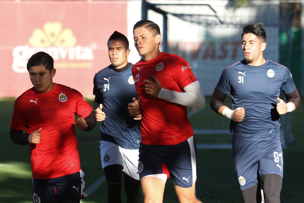 En medio de la jornada de amistosos de FIFA, Chivas de Guadalajara entrenó en Chivas Verde Valle y trabaja con la idea de mejorar en el Clausura 2019 de Liga MX.