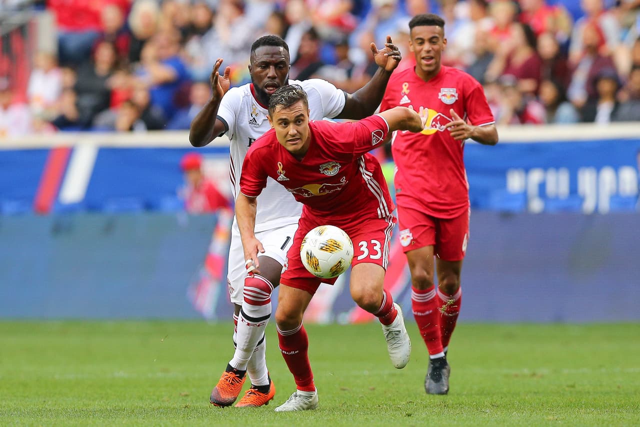 El defensor Aaron Long, actualmente en el New York Red Bulls, suena con fuerza para pasar a la Bundesliga con el Eintracht Frankfurt.