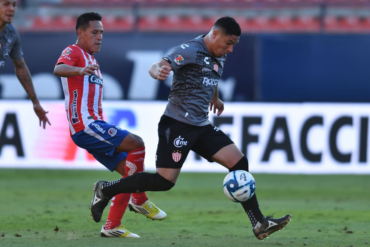 Con goles de Mauro Quiroga al 32 y Cristian Calderon al 90+3 el Necaxa se impone de visita 0-2.