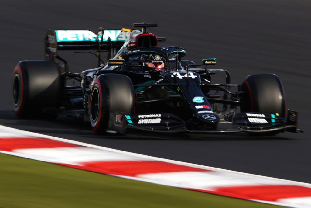 Charles Leclerc, Alexander Albon, Daniel Ricciardo, Esteban Ocon, Lando Norris, Sergio Pérez y Carolos Sainz, completan los que iniciarán en las primeras diez posiciones en el GP de Eifel.