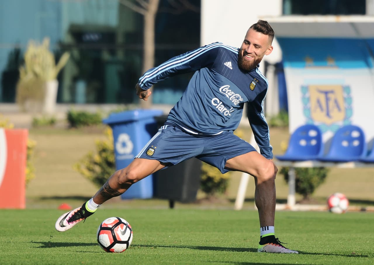 Nicolás Otamendi ha ganado nueve intercepciones, hecho 8 despejes efectivos de los nueve que ha intentado y 4 despejes de cabeza de los cinco que ha intentado. El argentino también tiene un gol.