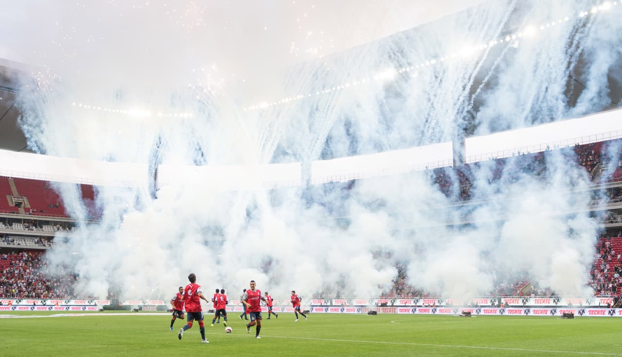 El estadio de las Chivas se vistió de gala para recibir a un equipo de talla mundial.