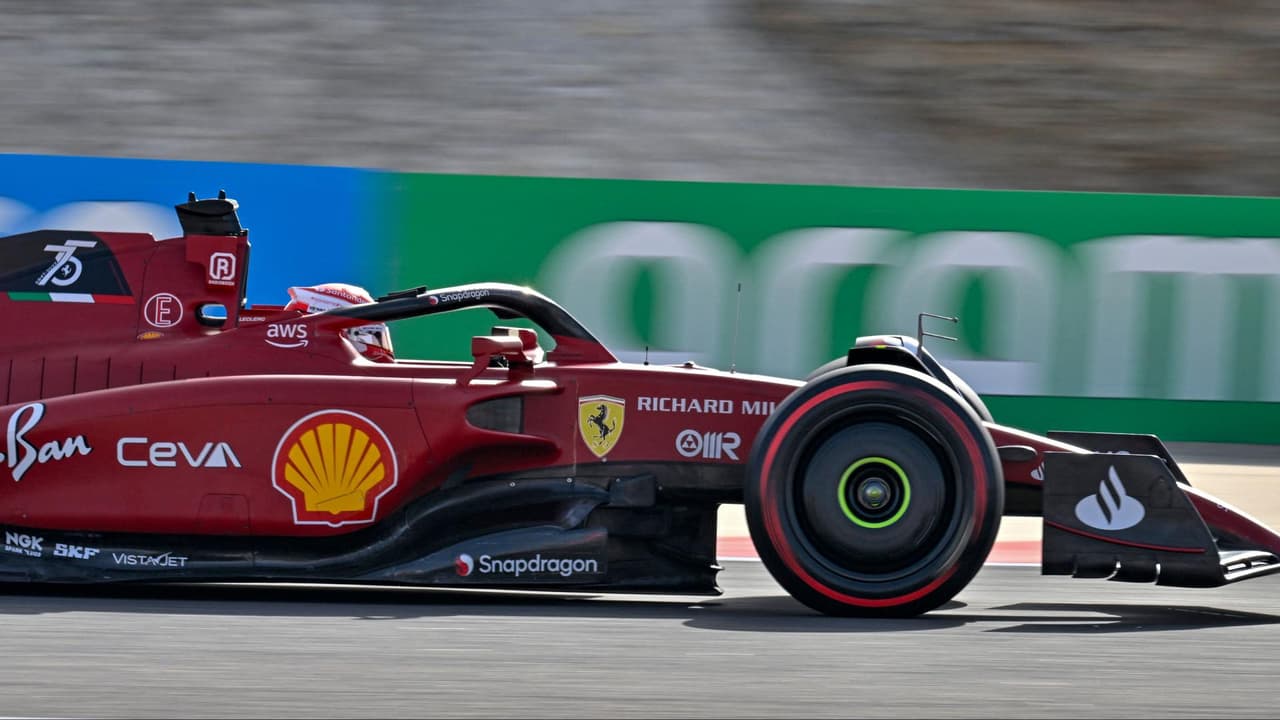 Ferrari sorprende al quedarse con la pole del GP de Bahrein, Checo es cuarto