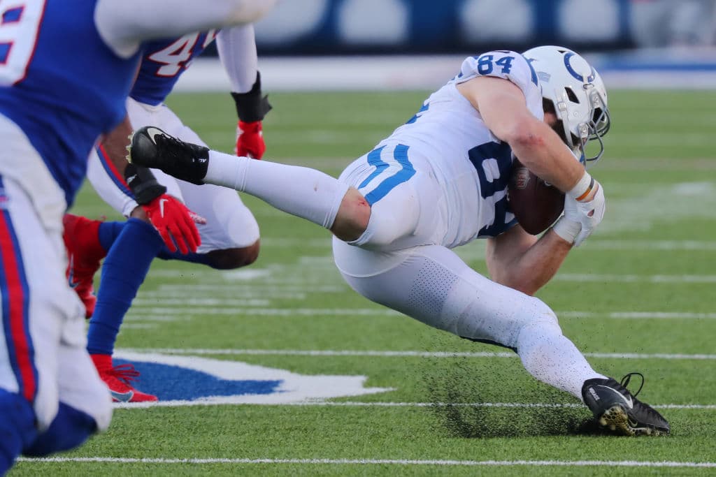 Es el primer triunfo de los Buffalo Bills en postemporada desde 1995. | Philip Rivers y los de Indianapolis estuvieron cerca de empatar el juego en los últimos minutos del dramático juego. Los Buffalo Bills dominaron el marcador todo el partido para finalizar 27-24.