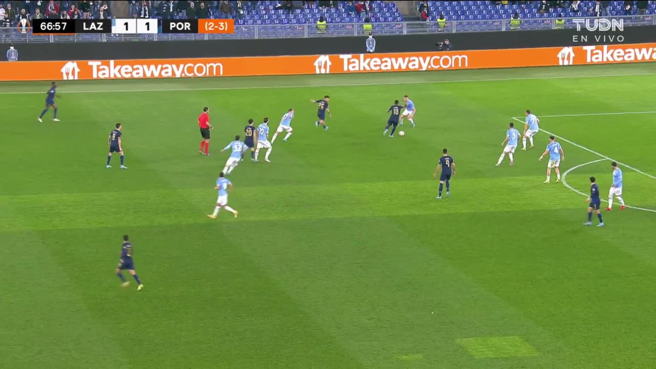 ¡GOL!  anota para FC Porto. Mateus Uribe