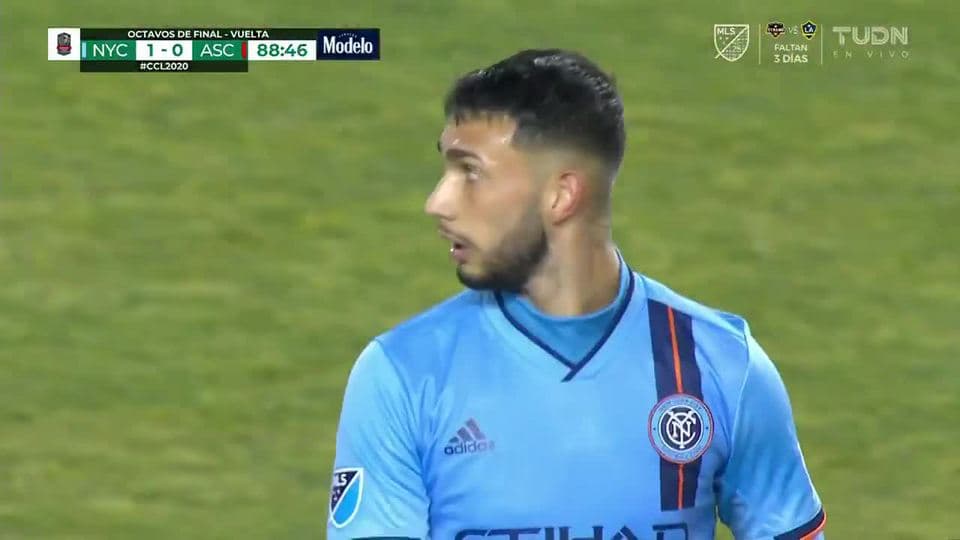 Tiro desviado de Valentín Castellanos