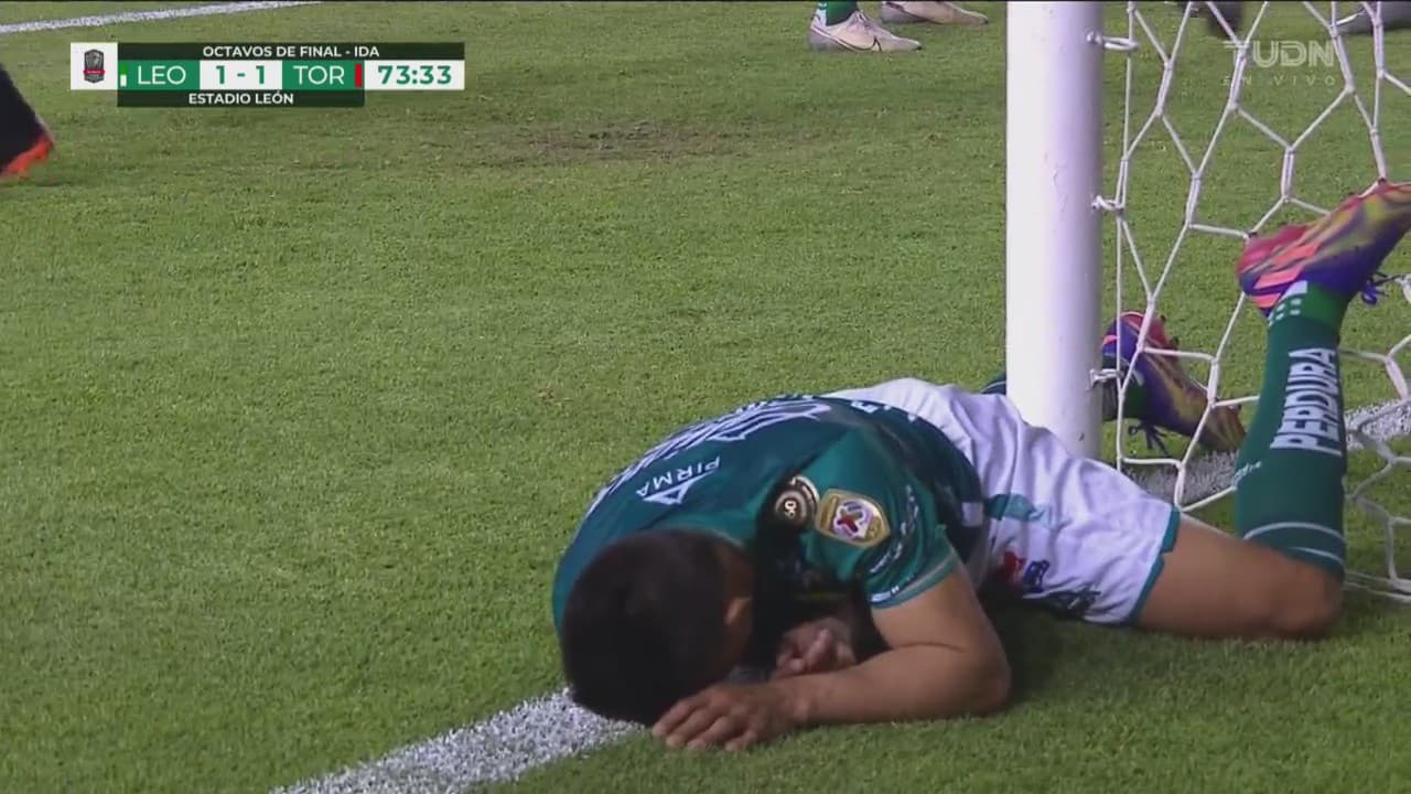 ¡Terrible! Ángel Mena deja escapar el tanto de la ventaja para León