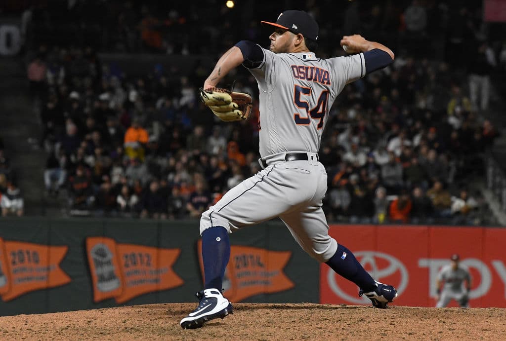 <b>Roberto Osuna</b>. Tras el castigo por violencia doméstica fue canjeado de Toronto a Houston. Con los Astros ya suma cuatro apariciones con marca de 1-1 y apenas cuatro entradas de labor con los texanos.