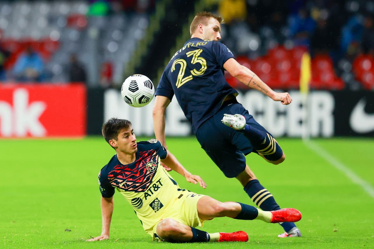 Richard Sánchez y Emanuel Aguilera son los encargados de batir las redes en la victoria 2-0 de América sobre Philadelphia Union en la ida de las semifinales.