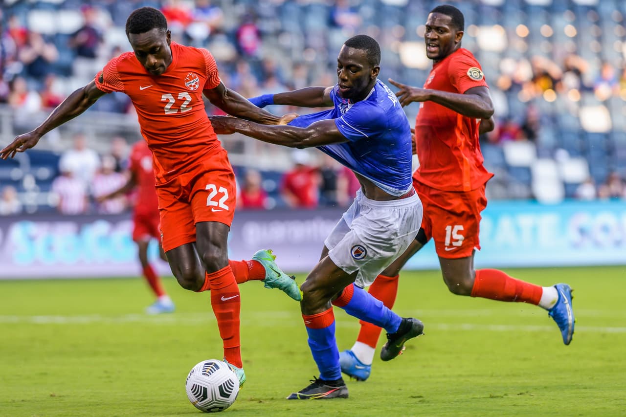 El doblete de Cyle Larin y los goles de Stephen Eustáquio y Junior Holiett le dan la victoria a Canadá 1-4 sobre la selección de Haití en la jornada dos de la Copa Oro.