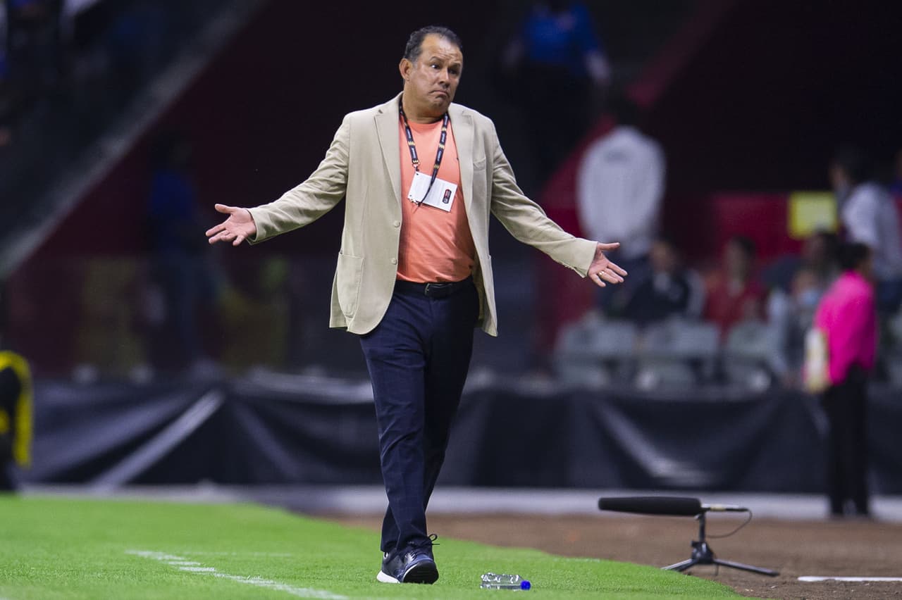 Reynoso tiene un pie fuera de Cruz Azul: Almeyda y Cocca son candidatos