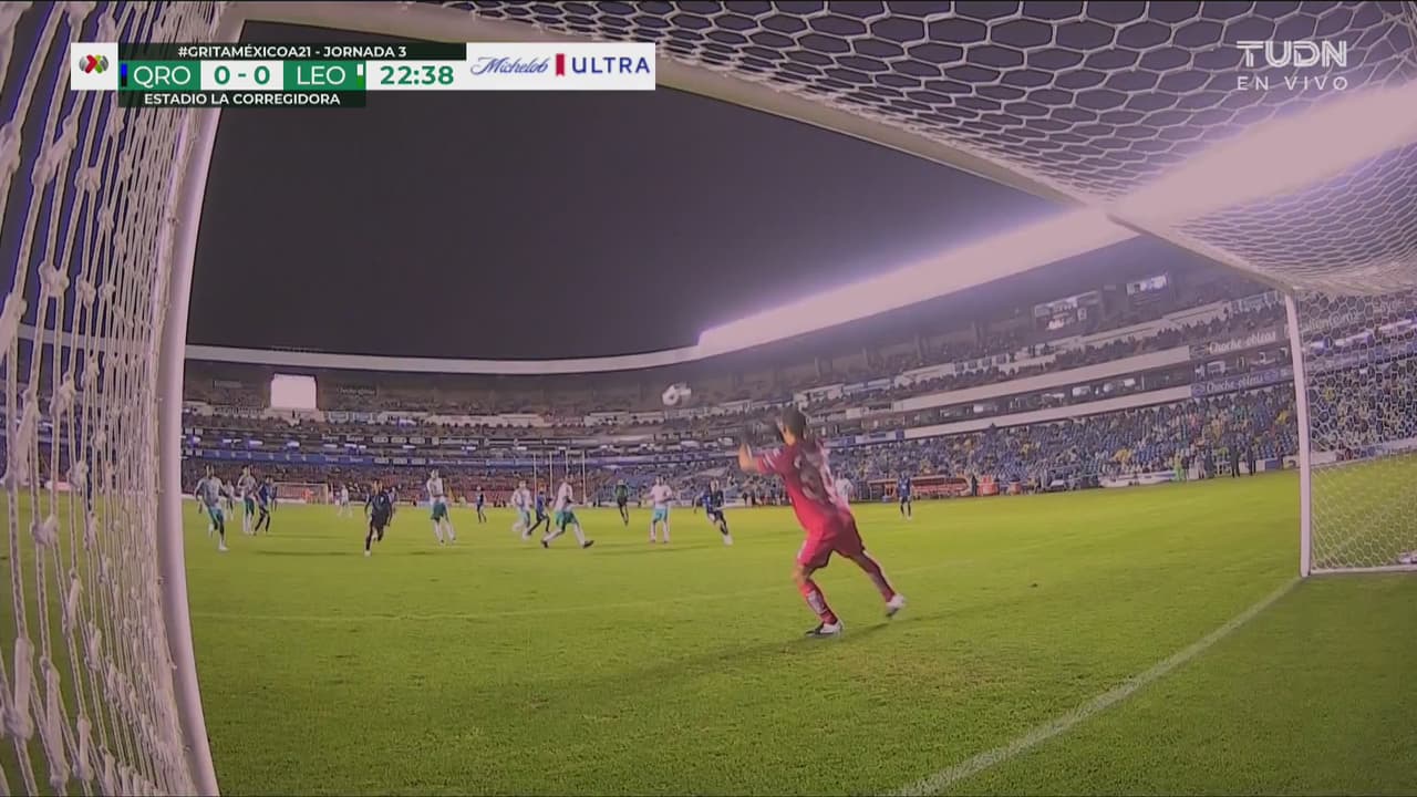¡Intentó un golazo! Osvaldo insiste y le sale a las manos de Cota
