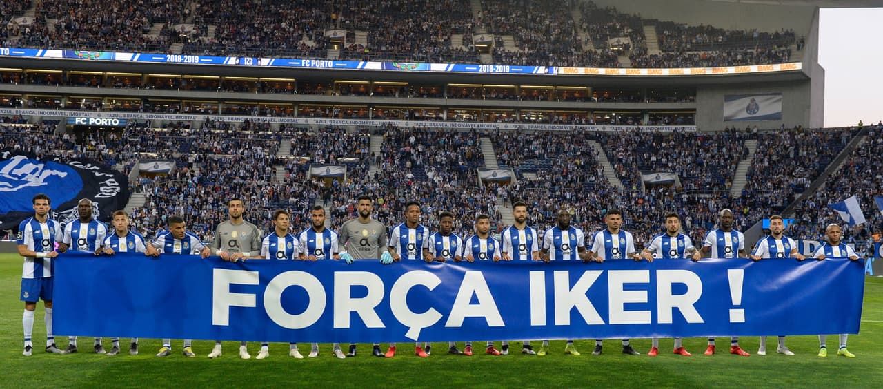 Antes de empezar el partido contra el Desportivo Aves por la Jornada 32 de la Primeira Liga, los jugadores del Porto brindaron su homenaje a Iker Casillas.