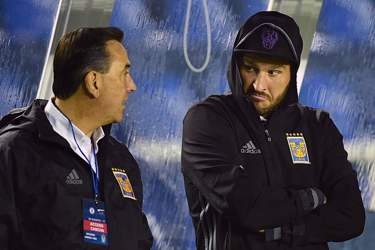 A pesar del clima, Andre-Pierre Gignac fue uno de los inicialistas.