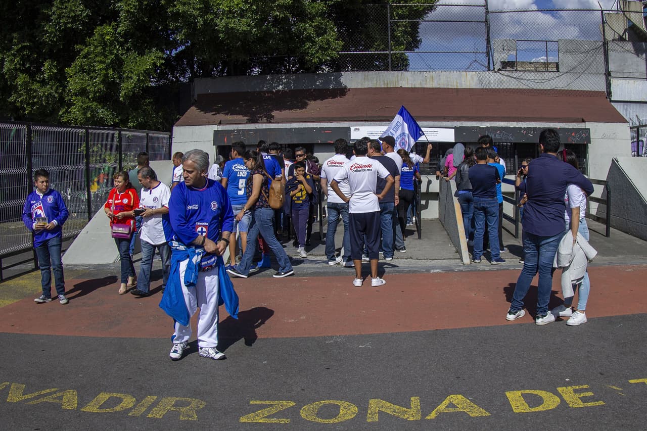 Llega la tarde en coapa y el Cruz Azul se prepara en el Azteca para jugar frente al Morelia.