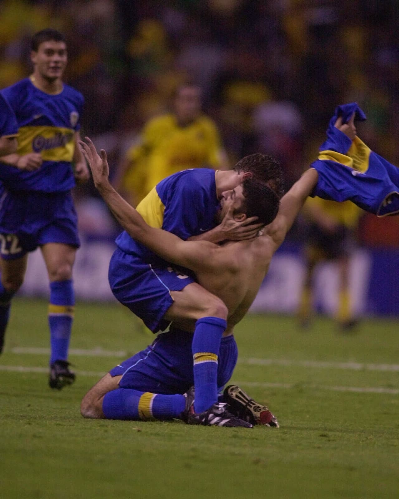 Wálter Samuel: durante la semifinal de la Copa Liberatadores 2000, el defensor argentino, quien jugara después para Real Madrid e Inter de Milán, se encargó de marcar para Boca Juniors ante América. La anotación le dio al Xeneize el paso a la final.