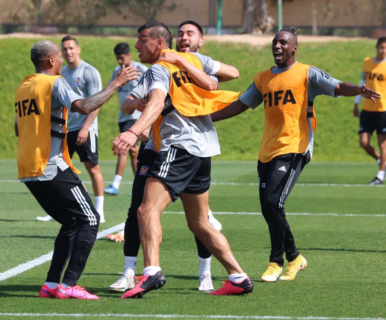 El conjunto felino, representante de la Concacaf, lució relajado y en forma para medirse al Ulsan Hyundai en el Al Rayyan Stadium. El timonel de la UANL confía en que Gignac pueda jugar, mientras que Carlos González aún está en duda por lesión.