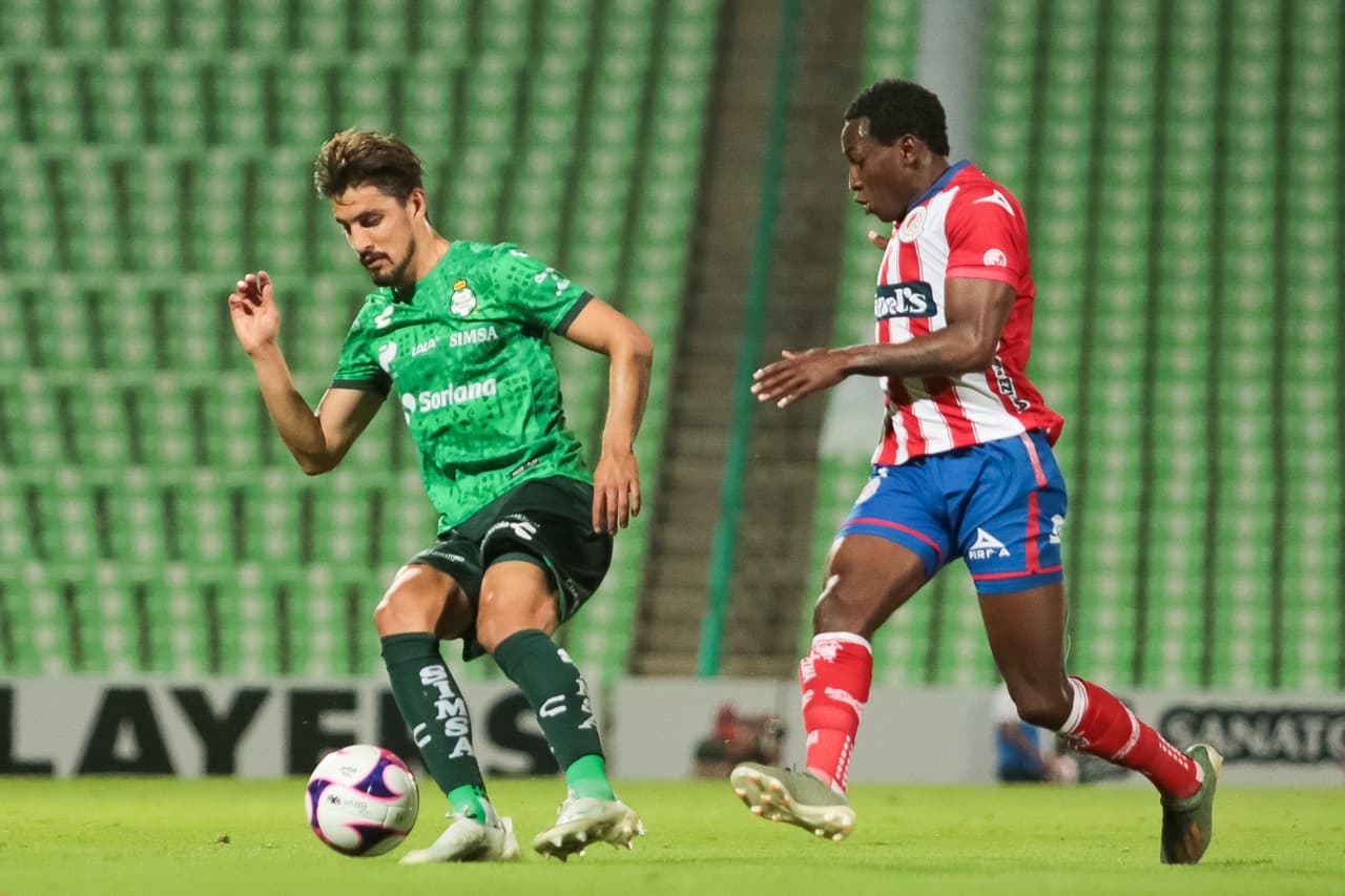 Con goles de Julio Furch y Gael Sandoval, los Guerreros consiguen tres importantes puntos y superan a al Rebaño Sagrado en la tabla.
