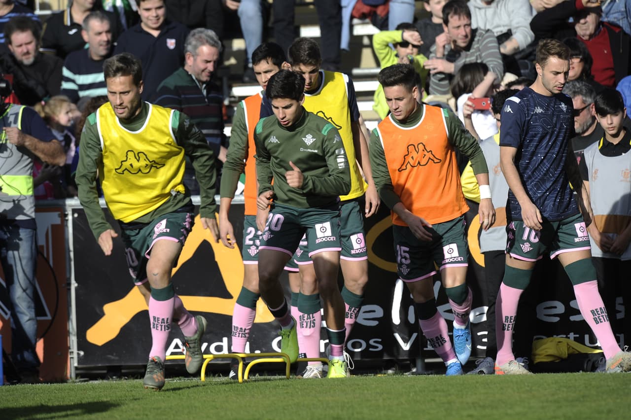 Diego Lainez inició como titular y Andrés Guardado ingresó de cambio. Moreno (23’), Morón (48’) y Joaquín Sánchez (89’) marcaron el 3-0 final.