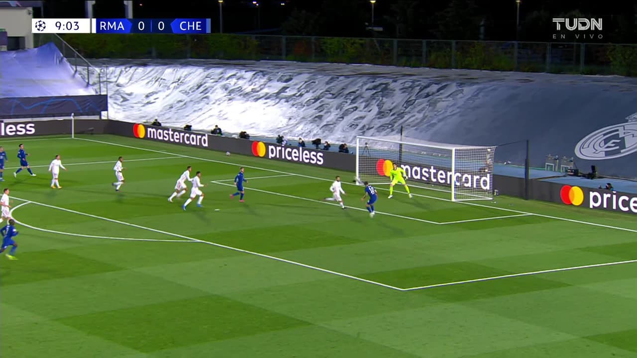 ¡TIRO ATAJADO! disparo por Timo Werner.