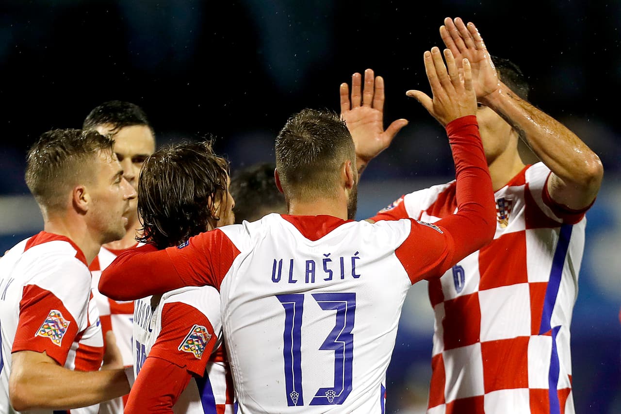Croacia se recupera después de dos derrotas en la UEFA Nations League y vence a Suecia 2-1. Los goles croatas fueron por parte de Vlasić al 31 y de Kramaric al 84. Por parte de los suecos, Berg descontó al minuto 66.