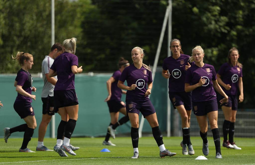 FIFA posterga todos los torneos femeniles de 2020