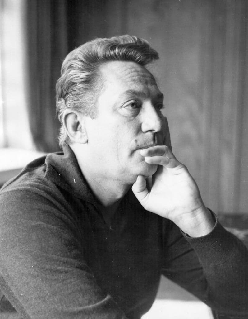 El actor murió de un ataque al corazón el 13 de enero de 1977.
<br>