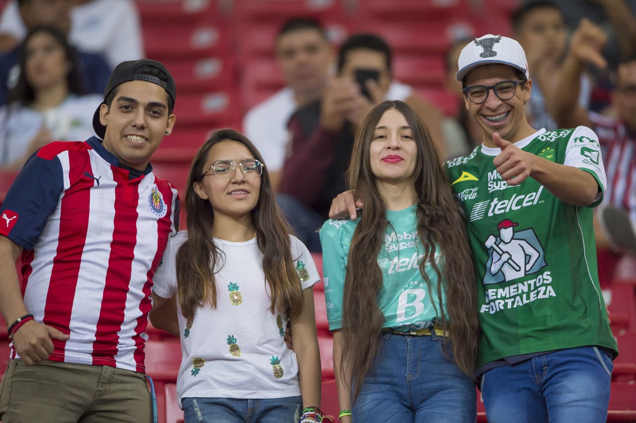Los colores de Chivas de Guadalara y de León encontraron la alegría de los hinchas como su mejor lugar para vivir la fiesta de la Jornada 16 del Clausura 2019.