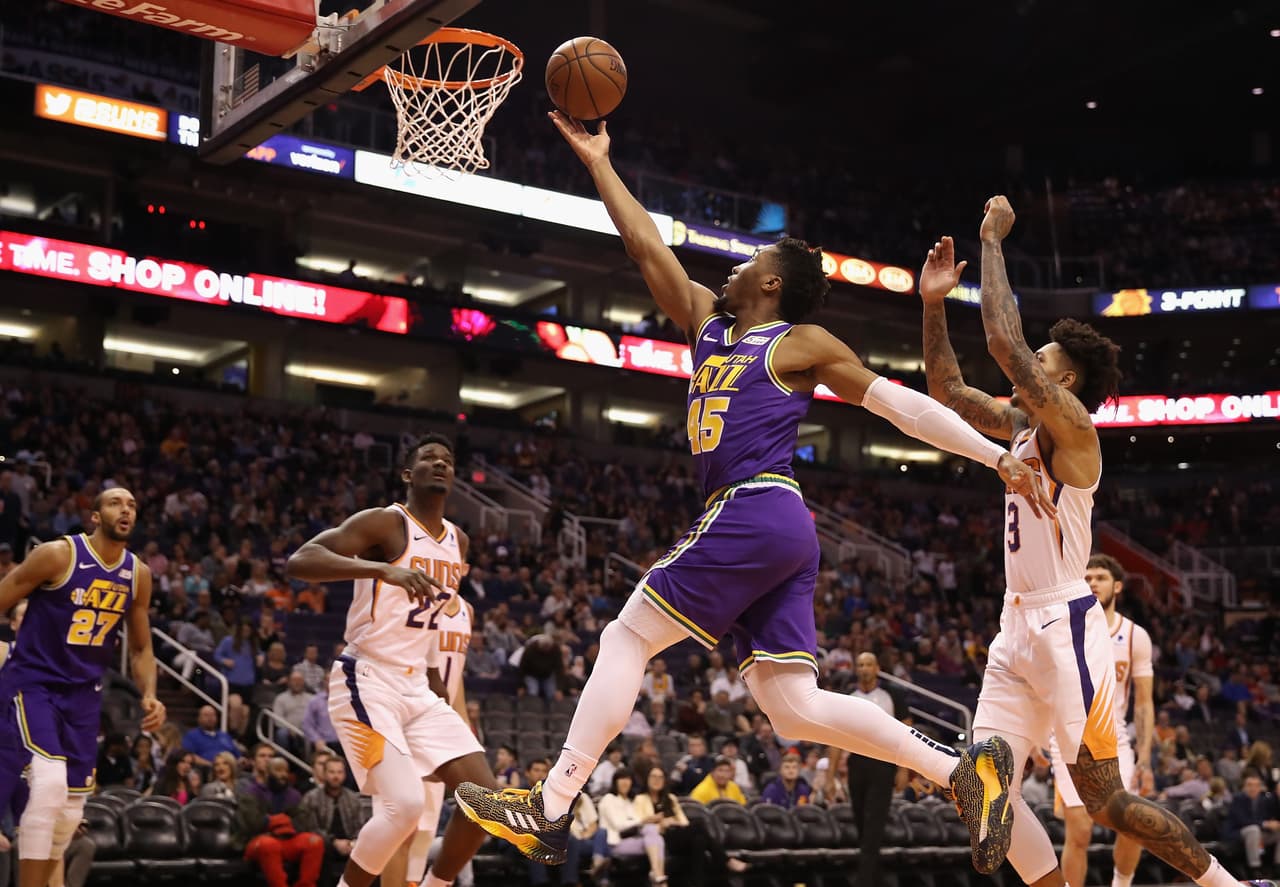 Jazz 114-97 Suns: el quinteto de Salt Lake City se regresó a casa con un triunfo en su visita al Talking Stick Resort Arena ante el último de la Conferencia Oeste. Este resultado los mantiene en zona de playoffs.