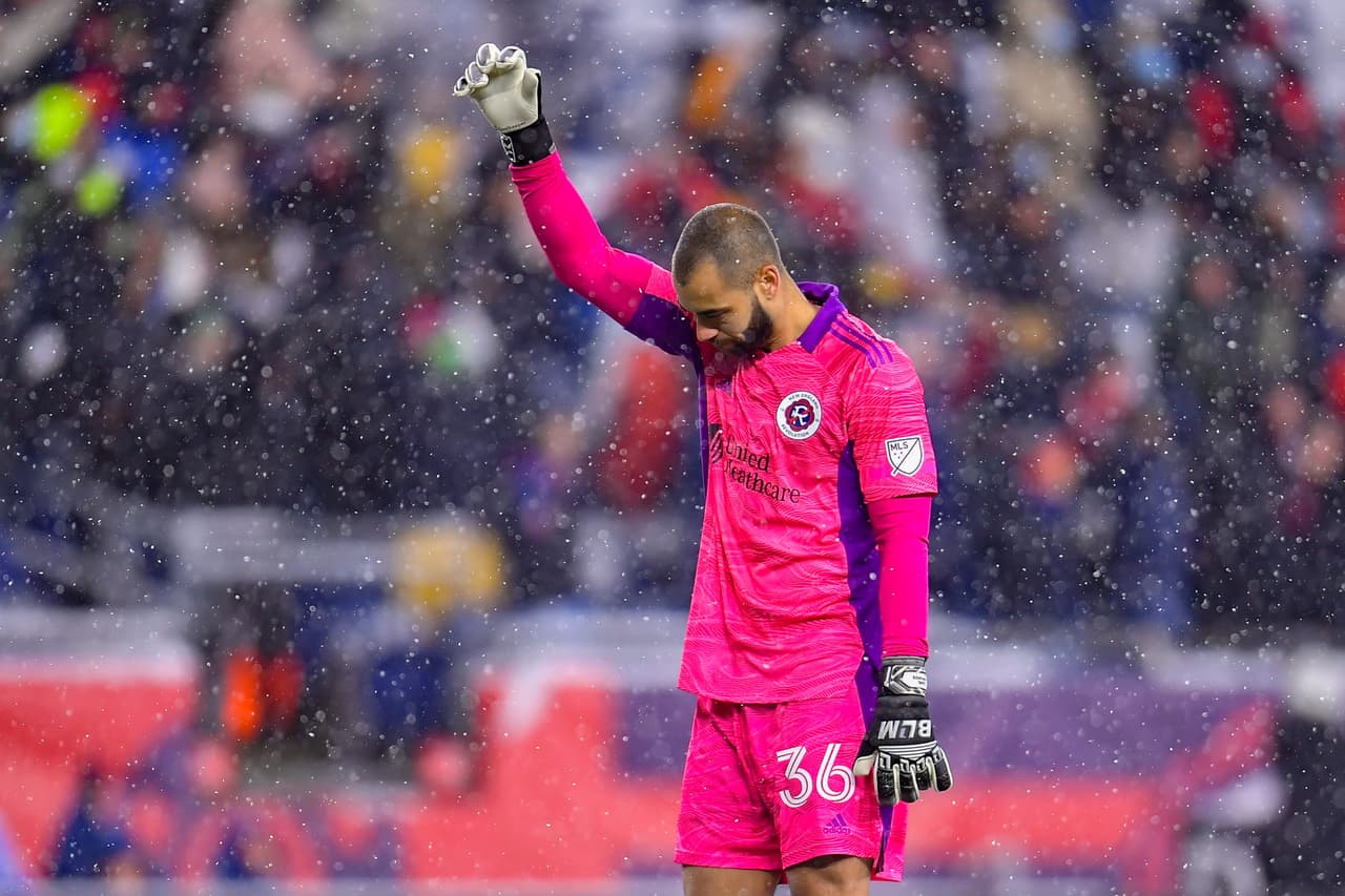 New England Revolution fue muy superior a los Pumas y se impuso gracias a un doblete de Adam Buksa y otro tanto de Sebastian Lletget.