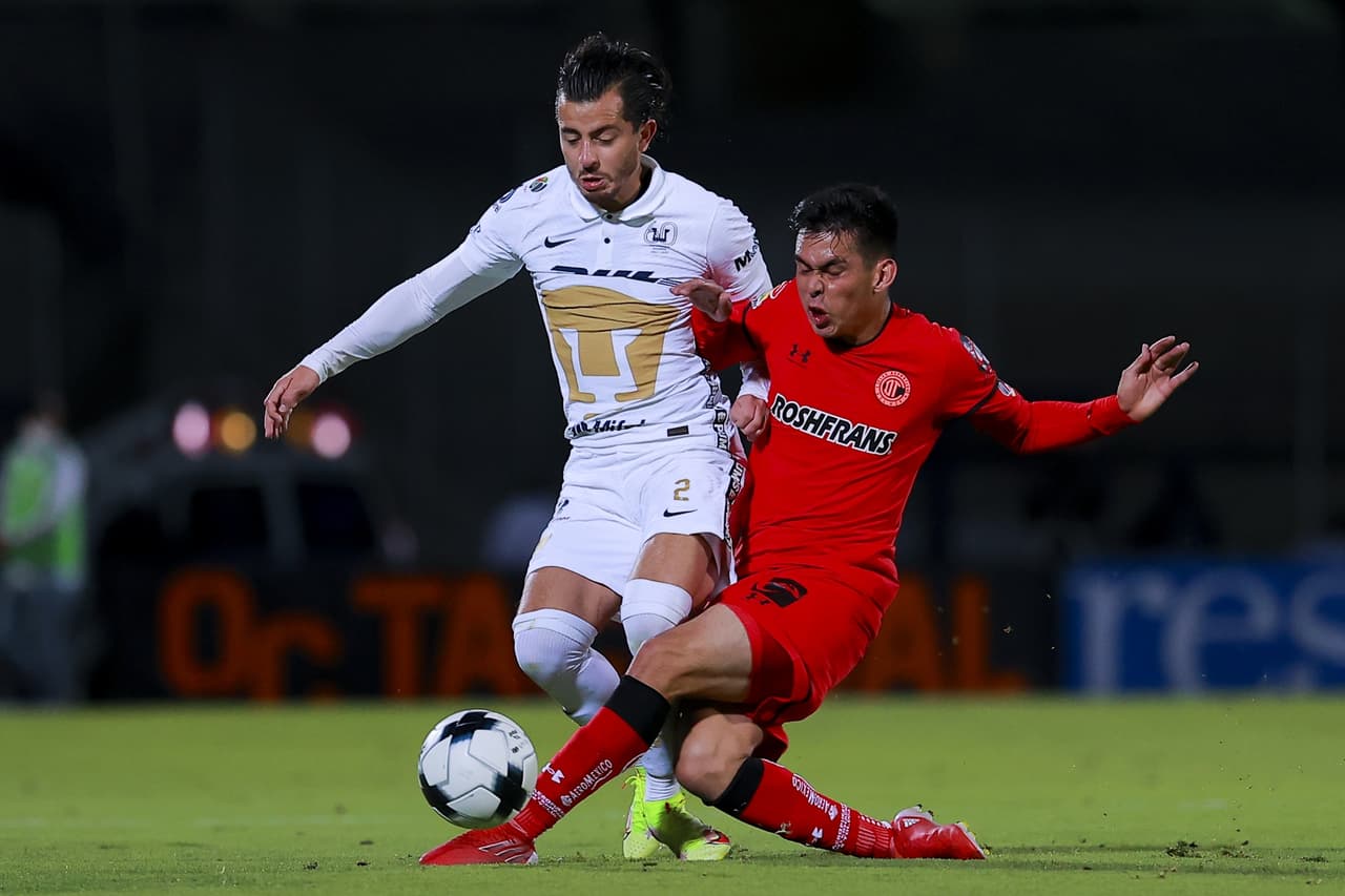 De la mano de sus jugadores brasileños los Pumas golearon al Toluca.