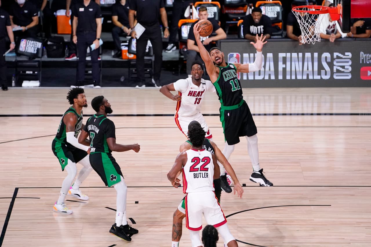 Boston se impuso en el quinto juego 121-108 y los de Miami no pueden liquidar la Final de Conferencia. | En el tercer cuarto los Boston Celtics definieron el juego; Jason Tatum se despachó con 31 puntos y fue el máximo anotador del partido.