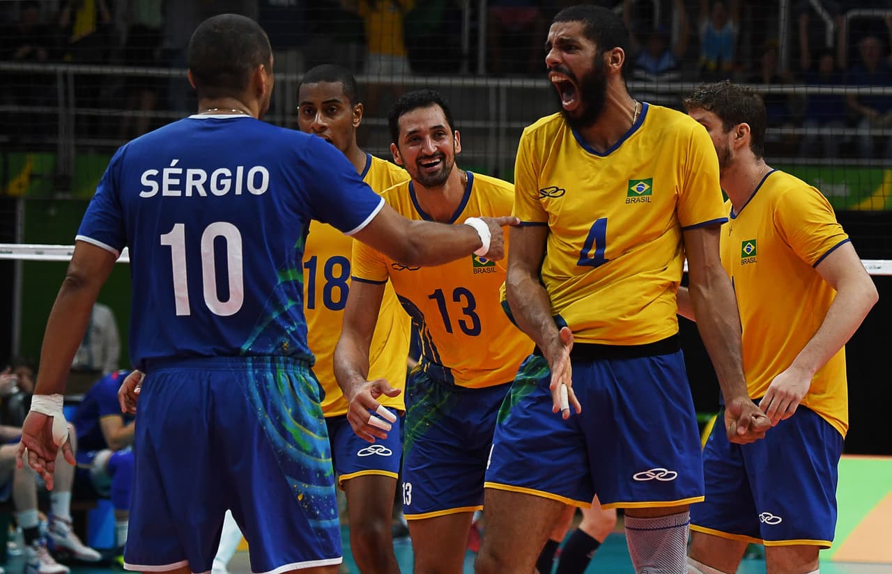 Brasil se impuso al campeón europeo en voleibol Francia y lo echó de Río