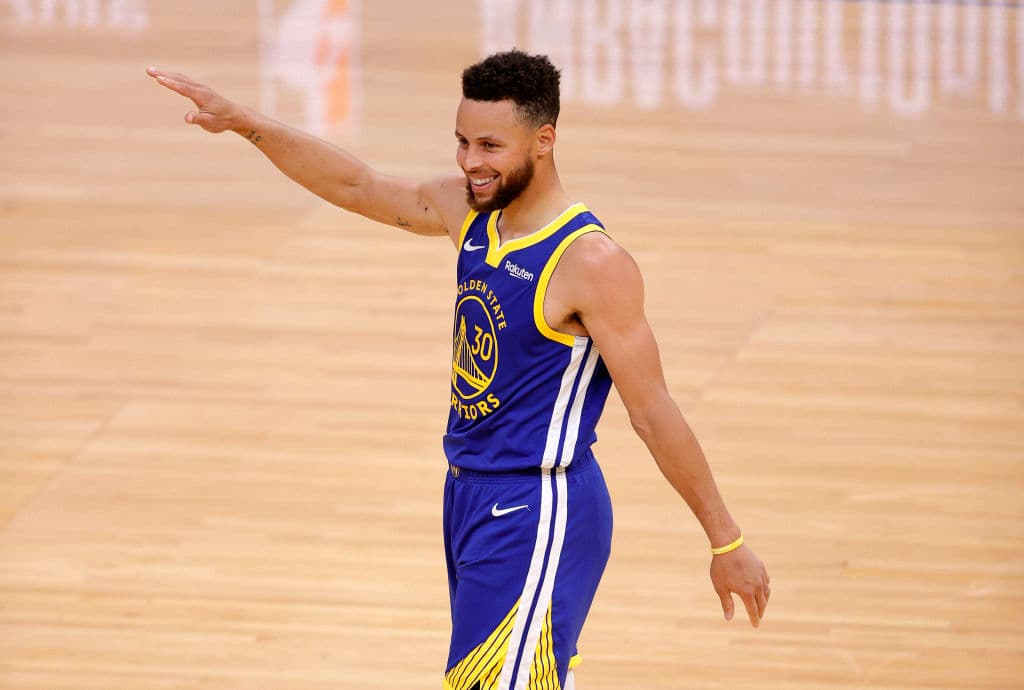 Stephen Curry firma segunda extensión millonaria con Warriors