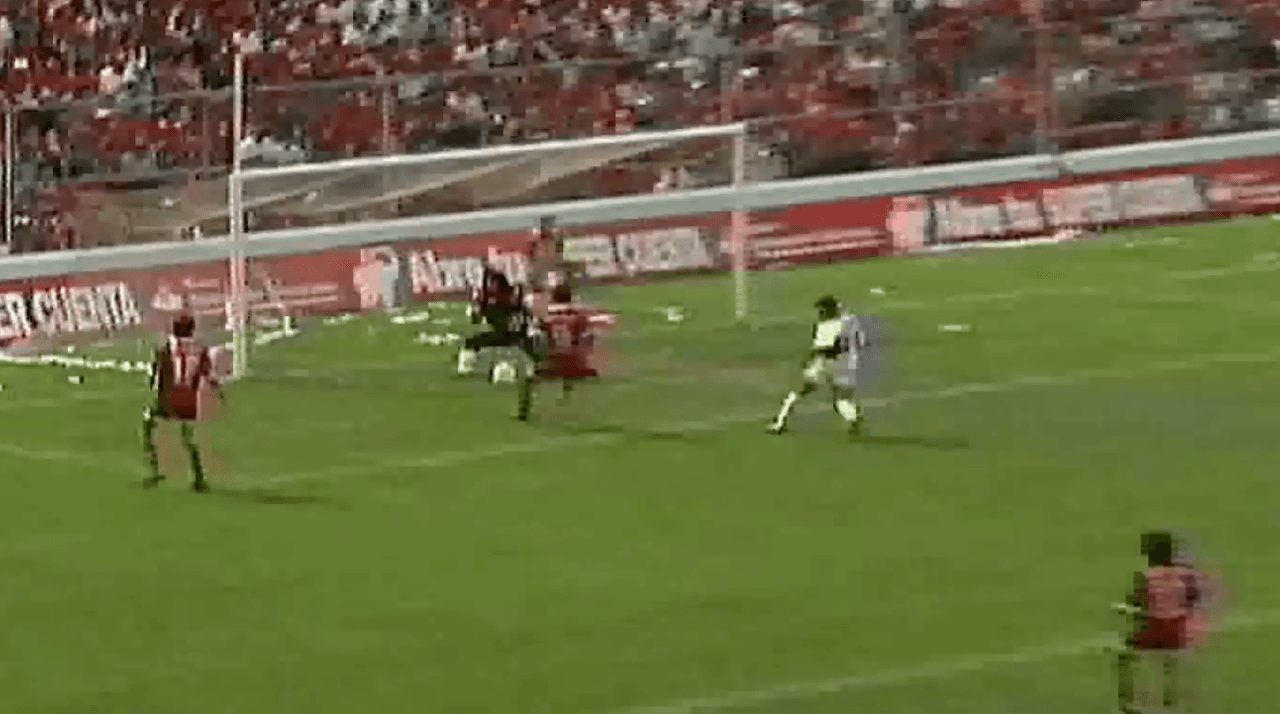 Tan solo cuatro minutos después volvió aparecer al 80’ para decretar el 4-0 final tras un centro a segundo palo y ahí apareció Cardozo empujando el balón con el pie izquierdo.