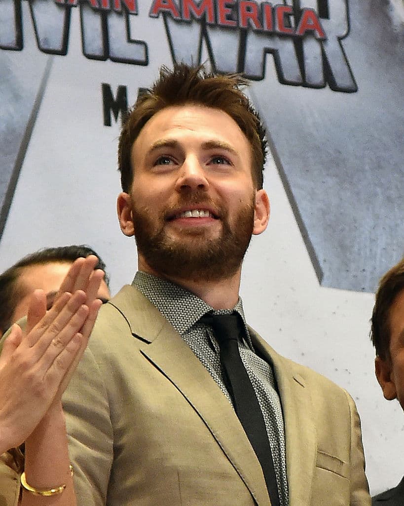 Por la cinta que mayor dinero recibió el actor, fue por ‘Captain America: Civil War’, embolsándose $15 millones de dólares. Y en ‘Avengers: Infinity War’, Evans recibió un poco menos de la cantidad antes mencionada.