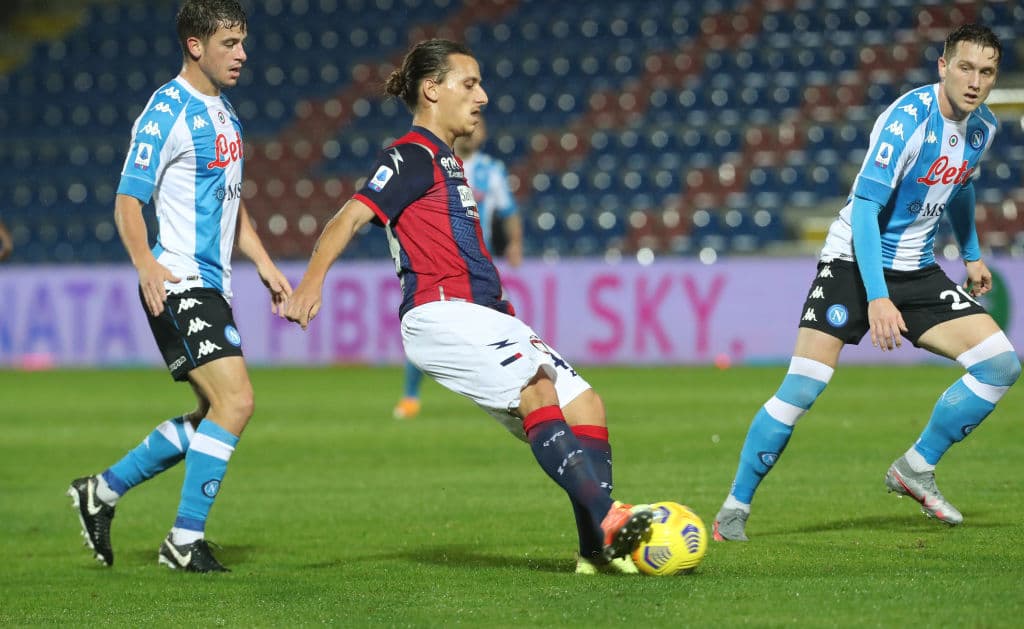 El Napoli golea al Crotone 4-0. El mexicano 'Chucky' Lozano aportó a la goleada con un tanto para su escuadra, los otros goles cayeron por parte de Lorenzo Insigne, Diego Demme y Andrea Petarga, durante la sexta Jornada de la Serie A.