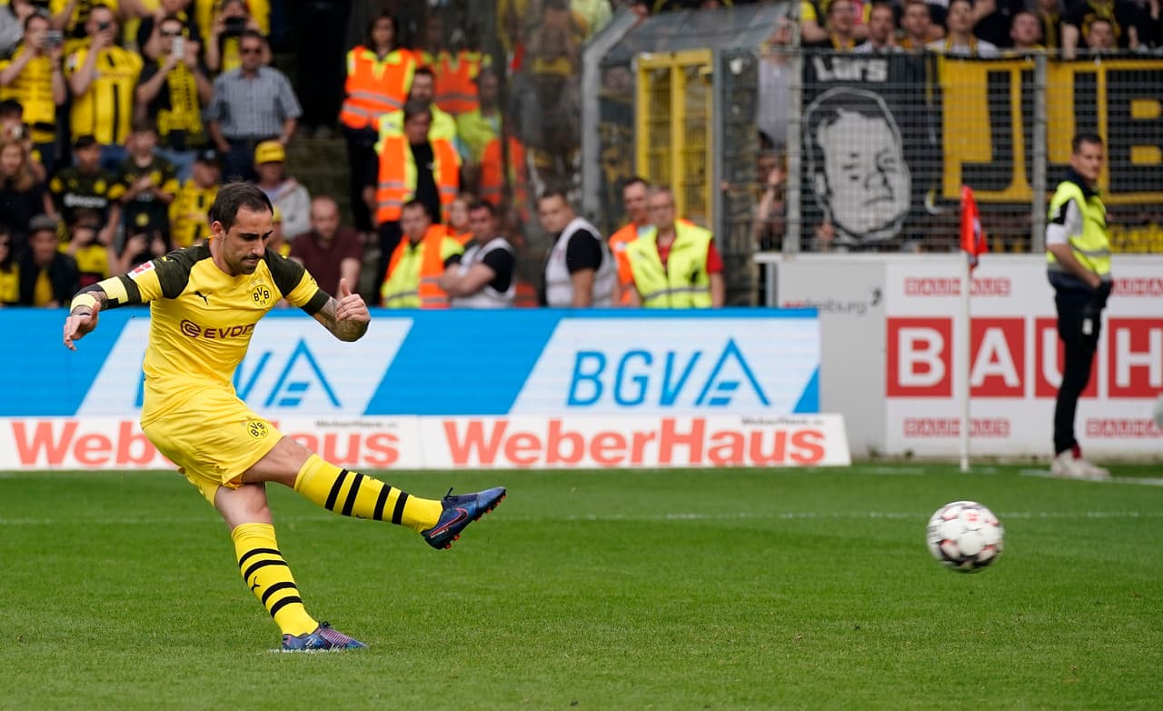 Alcacer había entrado al minuto 34 del segundo tiempo y puso la goleada de penalti, para ratificar su poderío goleador esta temporada.