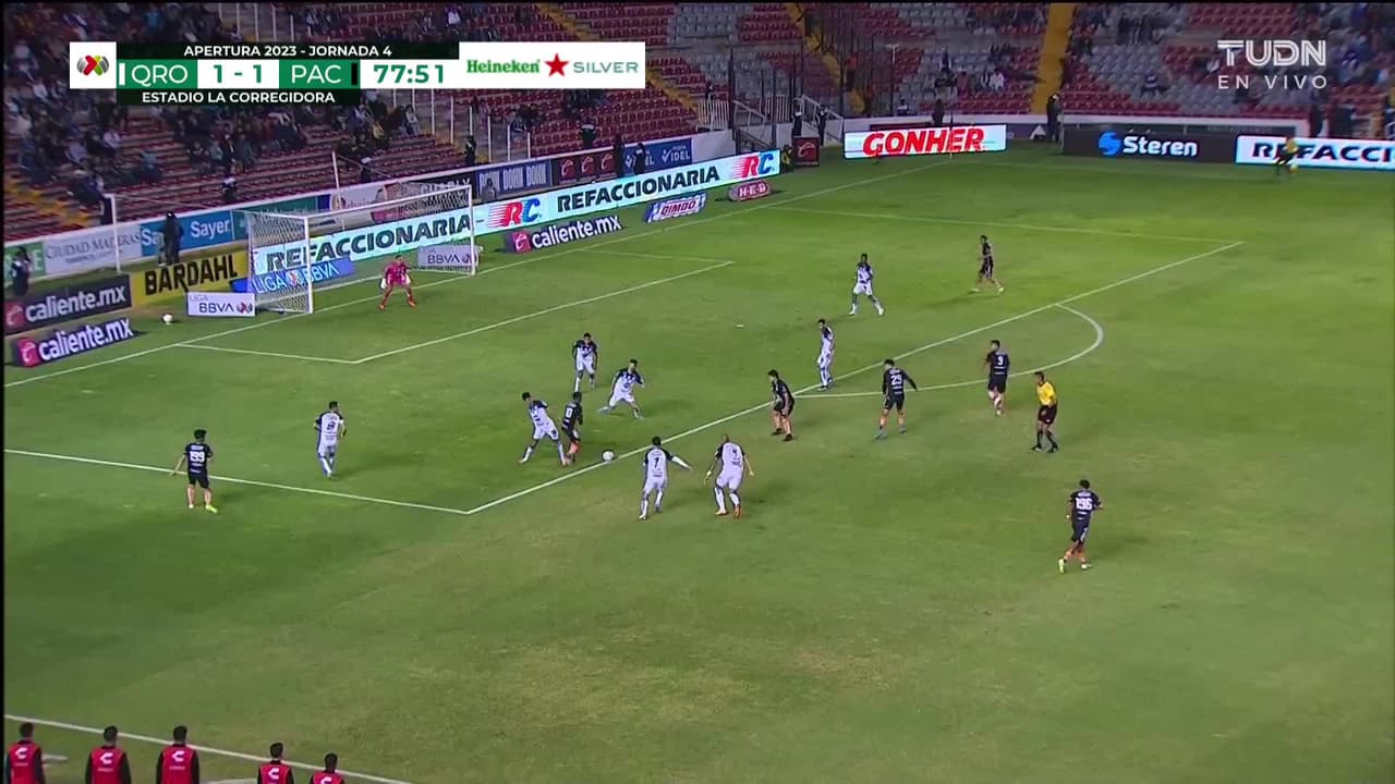 ¡TIRO ATAJADO! disparo por Roberto de la Rosa.