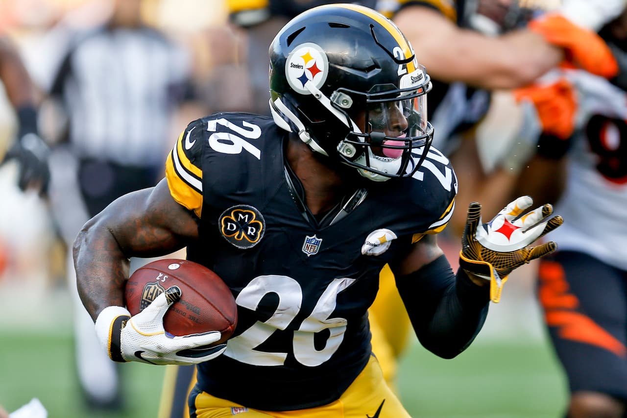 Le'Veon Bell, decepcionado por comentarios de sus compañeros en Pittsburgh